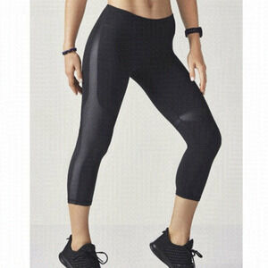 NWT - Fabletics - Marie Capri - Size L